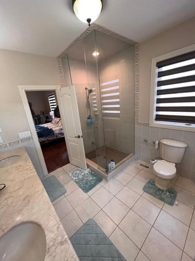 Spacious Detached In Brampton Buitenkant foto